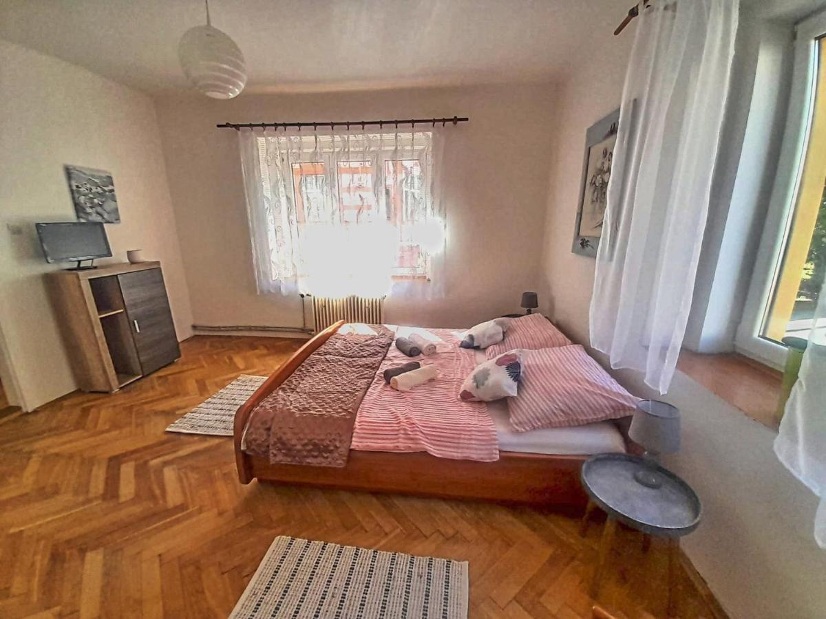 דצ'ין Apartman Isabel מראה חיצוני תמונה