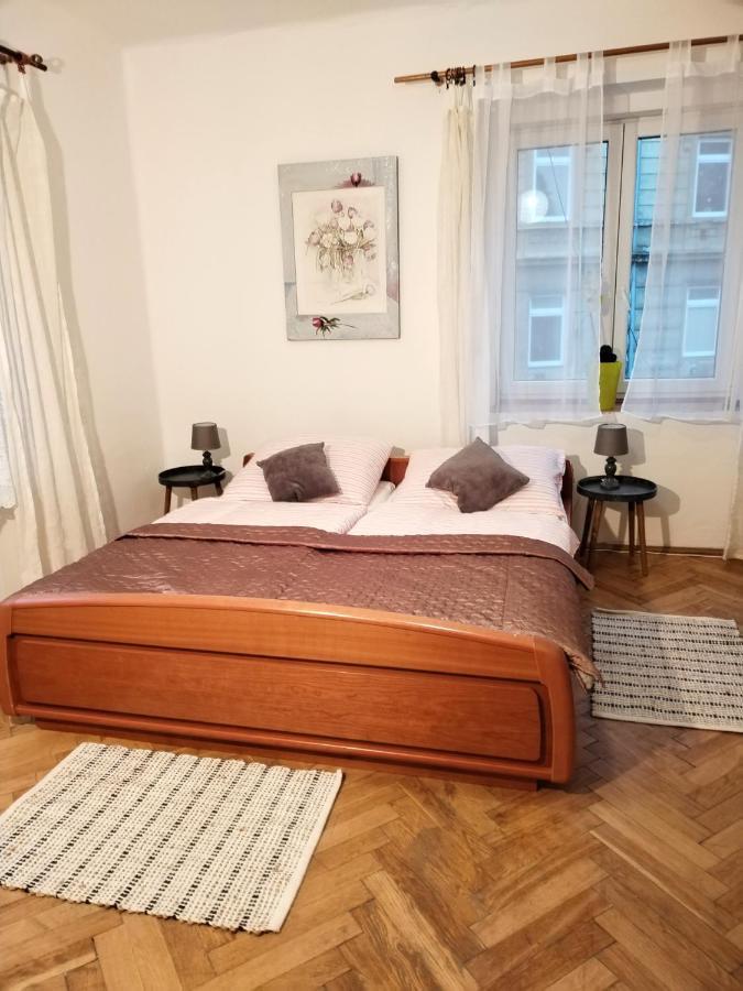 דצ'ין Apartman Isabel מראה חיצוני תמונה