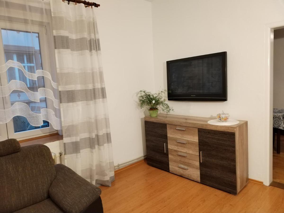 דצ'ין Apartman Isabel מראה חיצוני תמונה